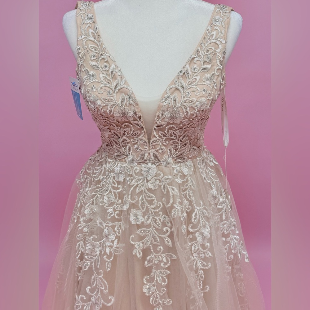 Gigi Designs Ivory/Nude Colored Gown - Picture 4 of 8